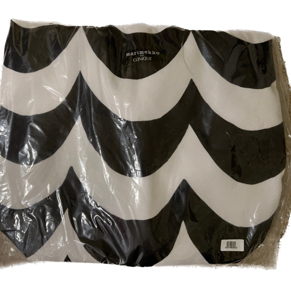 Marimekko Clinique tote still in plastic
